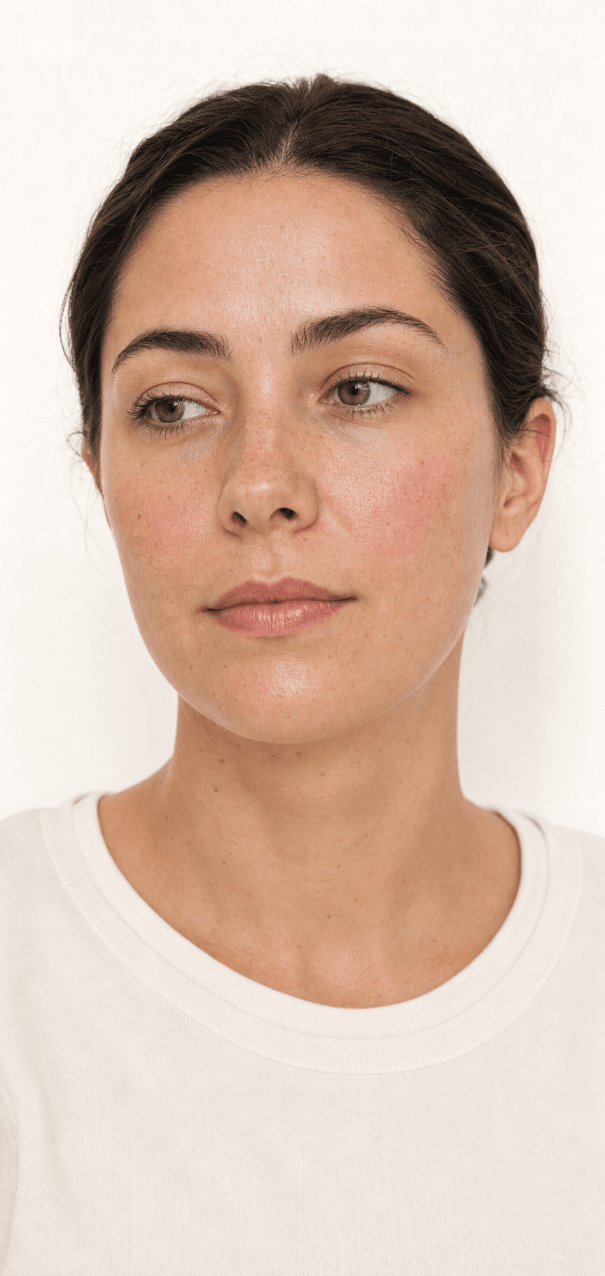 Adult woman with natural skin shown during Lily’s photo-analysis demonstration